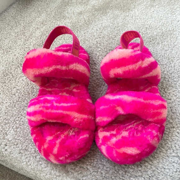 UGG Other - UGG Girls size4 ohh yeah  Zebra Slide